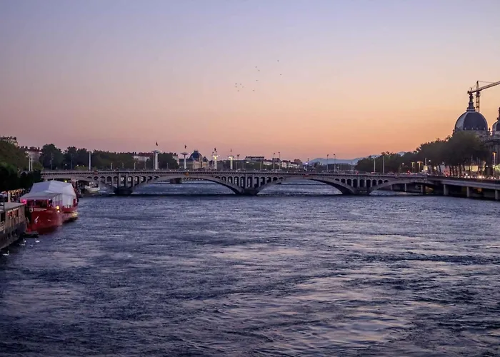 Le Marius - Beautiful Near The Rhone - 3rd Apartment *
